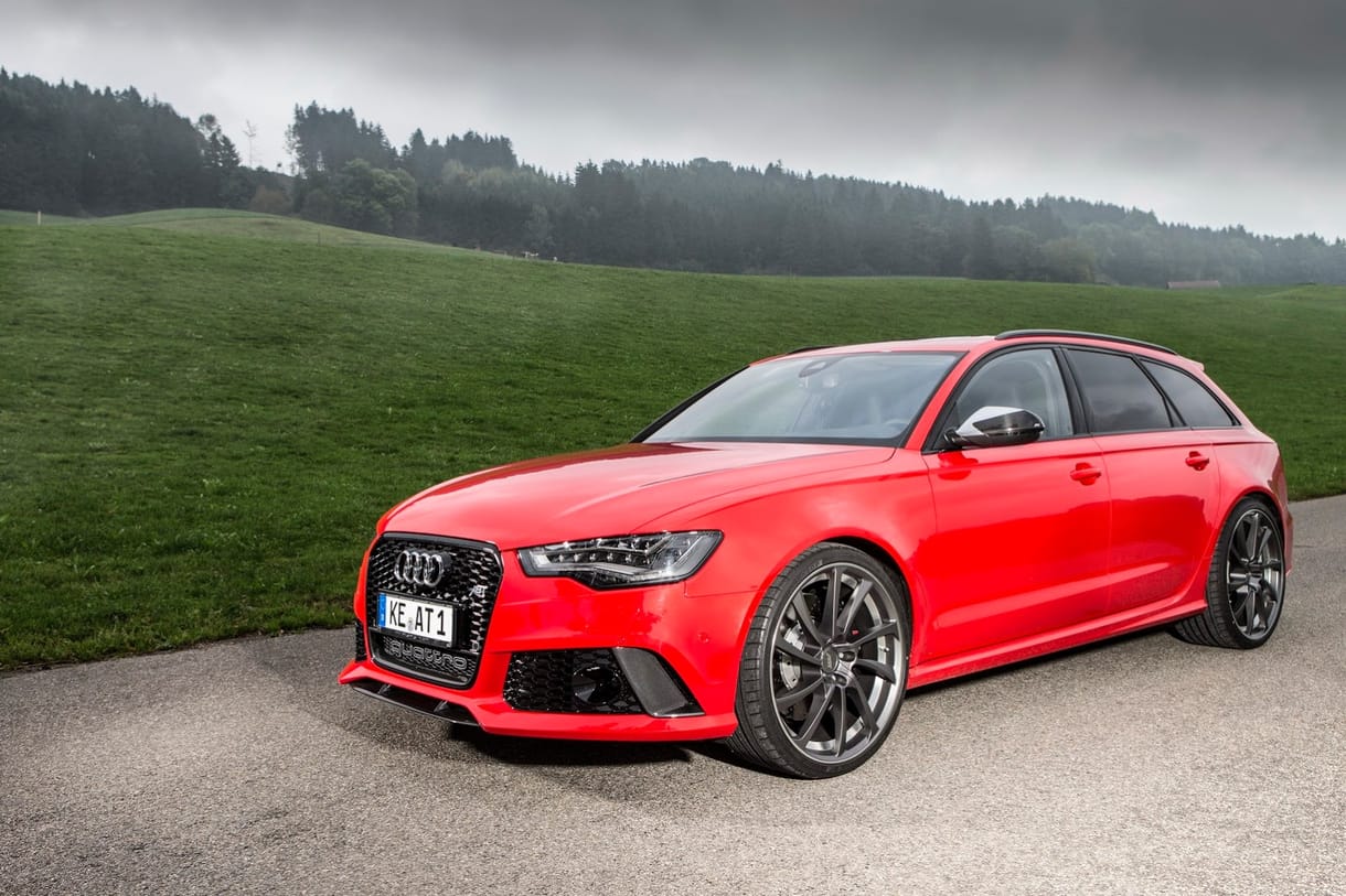 700 lovasra izmosították az Audi szuperkombiját