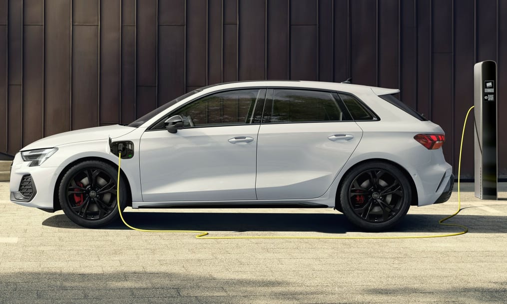 Jön a tisztán elektromos új Audi A3