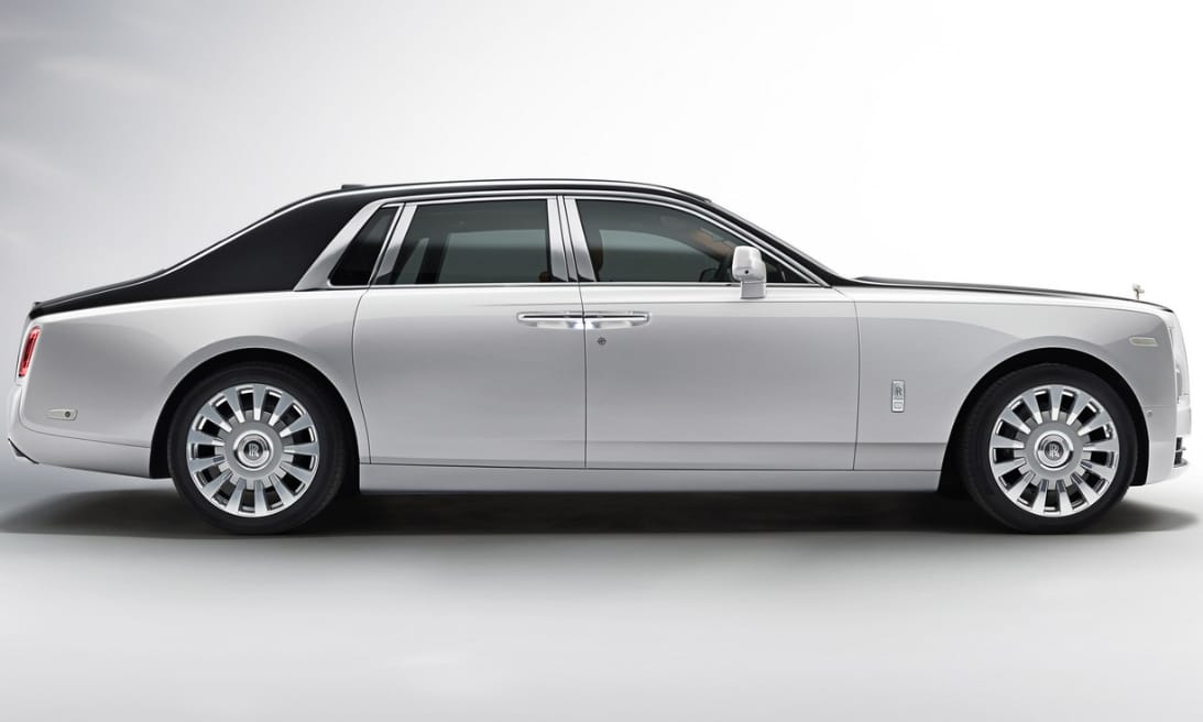 150 millió forintos Rolls-Royce szülinapra: a boxbajnok megadta a módját - videó