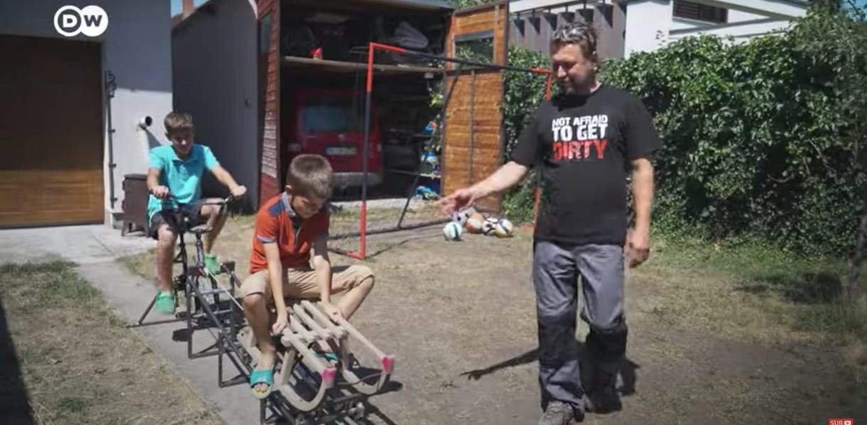 Gyerekeket nevelnek fenntarthatóságra, de a katatörvény kicsinálhatja őket