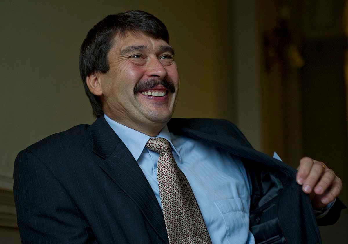 Áder egy Deák-anekdotával cáfolja, hogy kifütyülték a Déli pályaudvaron