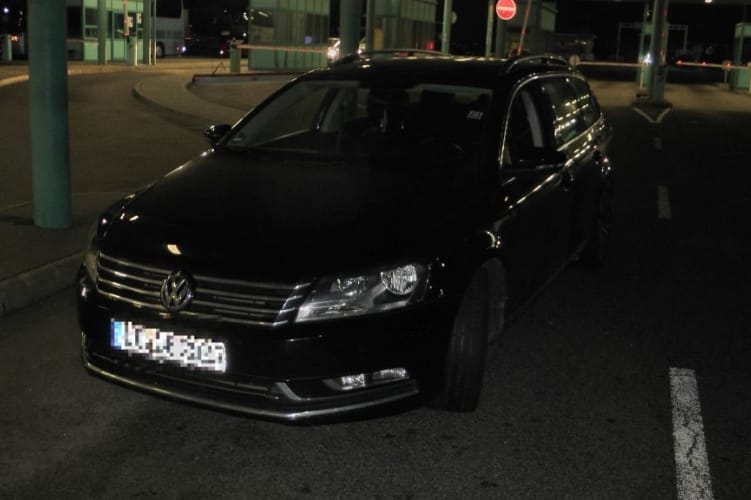 Már majdnem átjutott a határon a Volkswagen, de a magyar rendőrök résen voltak