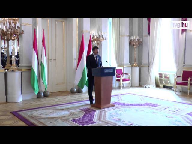 Videó: Áder a tétlen rendőrökre is célzott