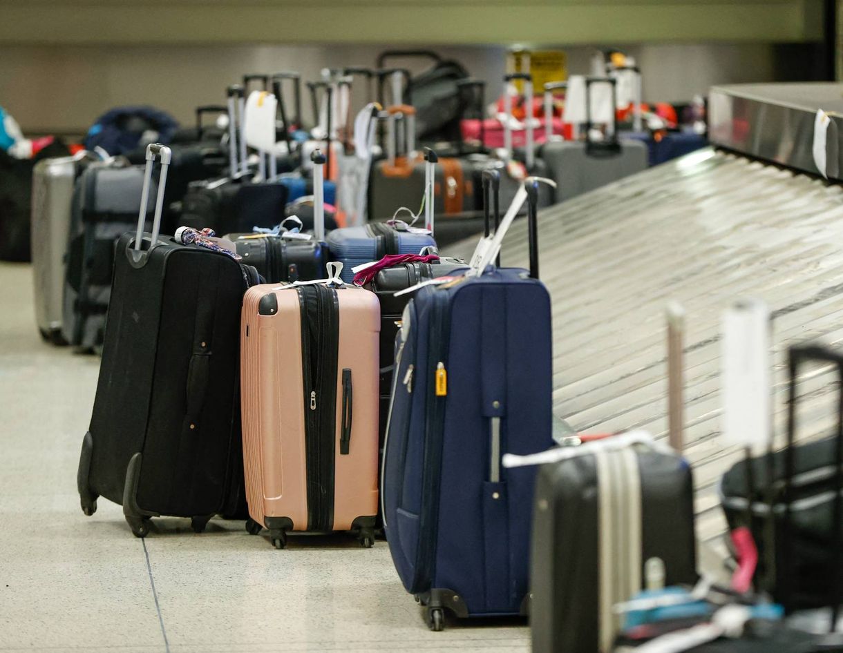 Robbanószerkezetet rejtett a feladott reptéri csomagjába egy amerikai férfi