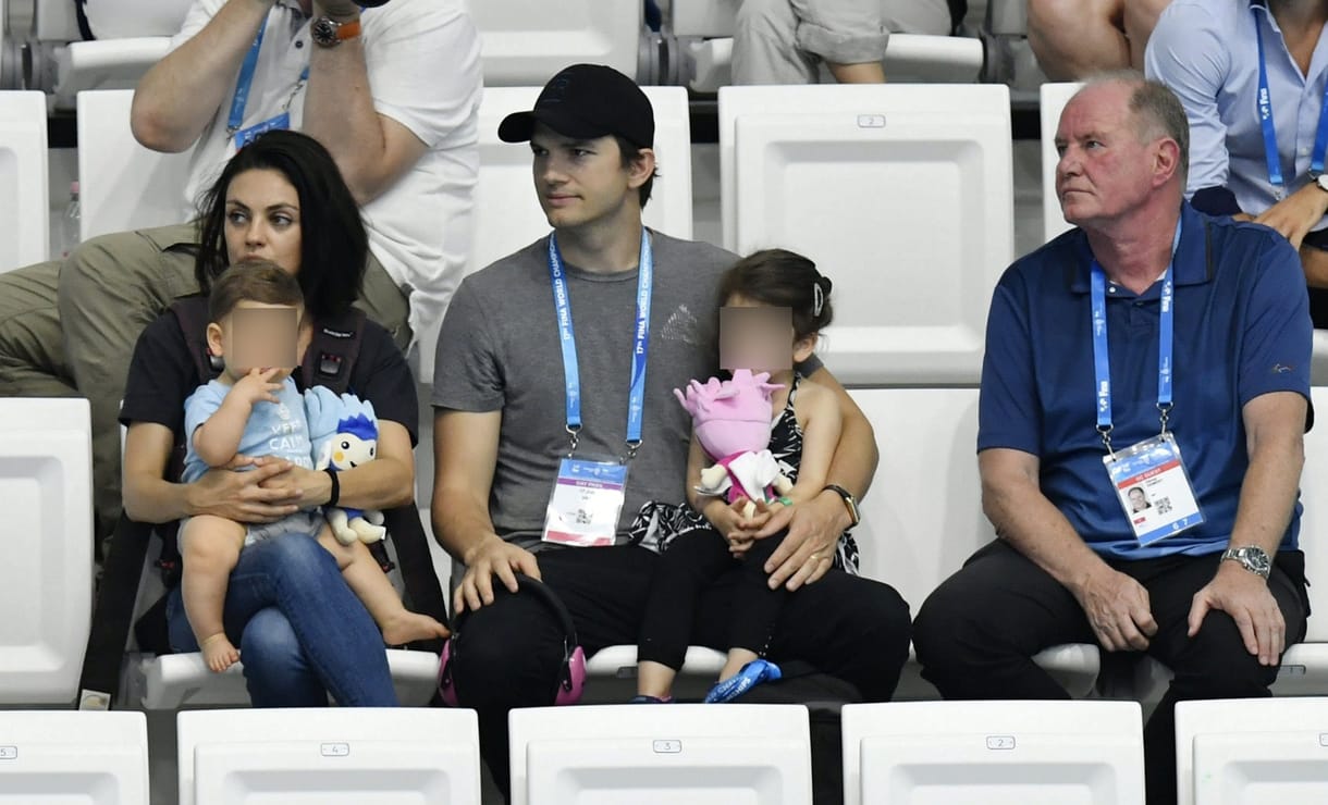 Kért valamit a médiától a vizes vb-n felbukkant Ashton Kutcher