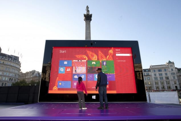 Elképesztő: itt a világ legeslegnagyobb Surface 2 táblagépe