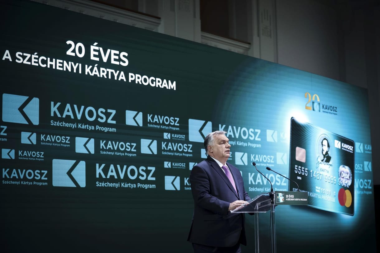 Orbán Viktor szerint a falnál van a kormány a költségvetéssel, nem lesz járulékcsökkentés