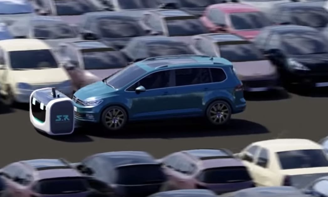 Videó: így viszi el az okos reptéri robot parkolni az autónkat