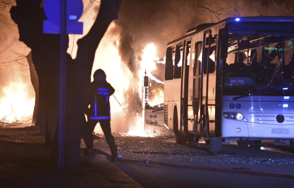 Többszörös életfogytiglanra ítéltek hat embert a 2016-os ankarai terrortámadás miatt