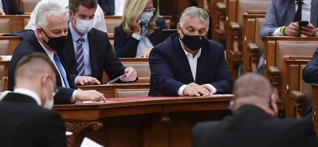 A járványhelyzetre hivatkozva elnapolták Orbán boszniai útját, ahol felpaprikázott hangulatban várta volna több politikus