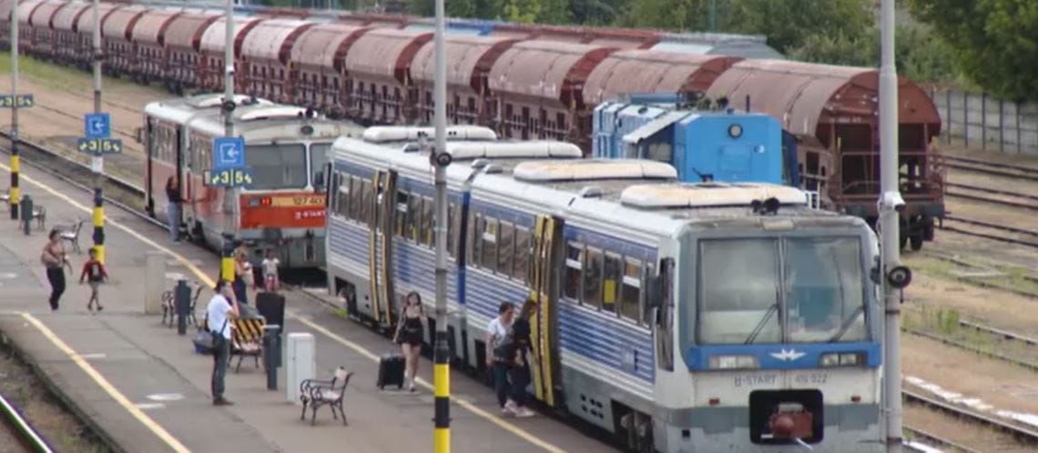 A Mátészalkaleaks kiszámolta: több mint 3 napot késtek a vonatok a Mátészalka-Debrecen vonalon csak júliusban
