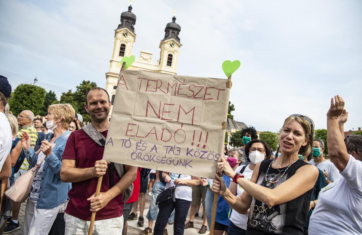A rendőrség szerint nem bűncselekmény a tatai civilek listázása
