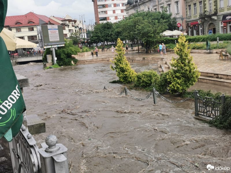 Akkora eső volt Miskolcon, hogy kiöntött a Szinva patak