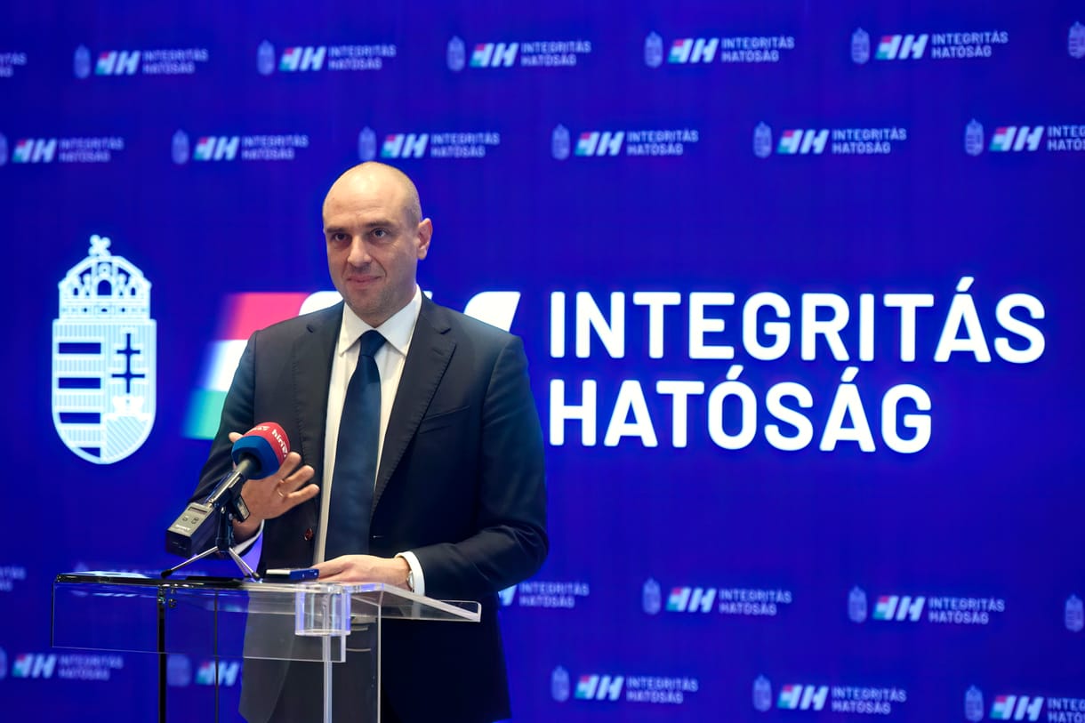 Az Integritás Hatóság a Microsoft- és a víziközműmutyikról: Ez a pénz elúszott