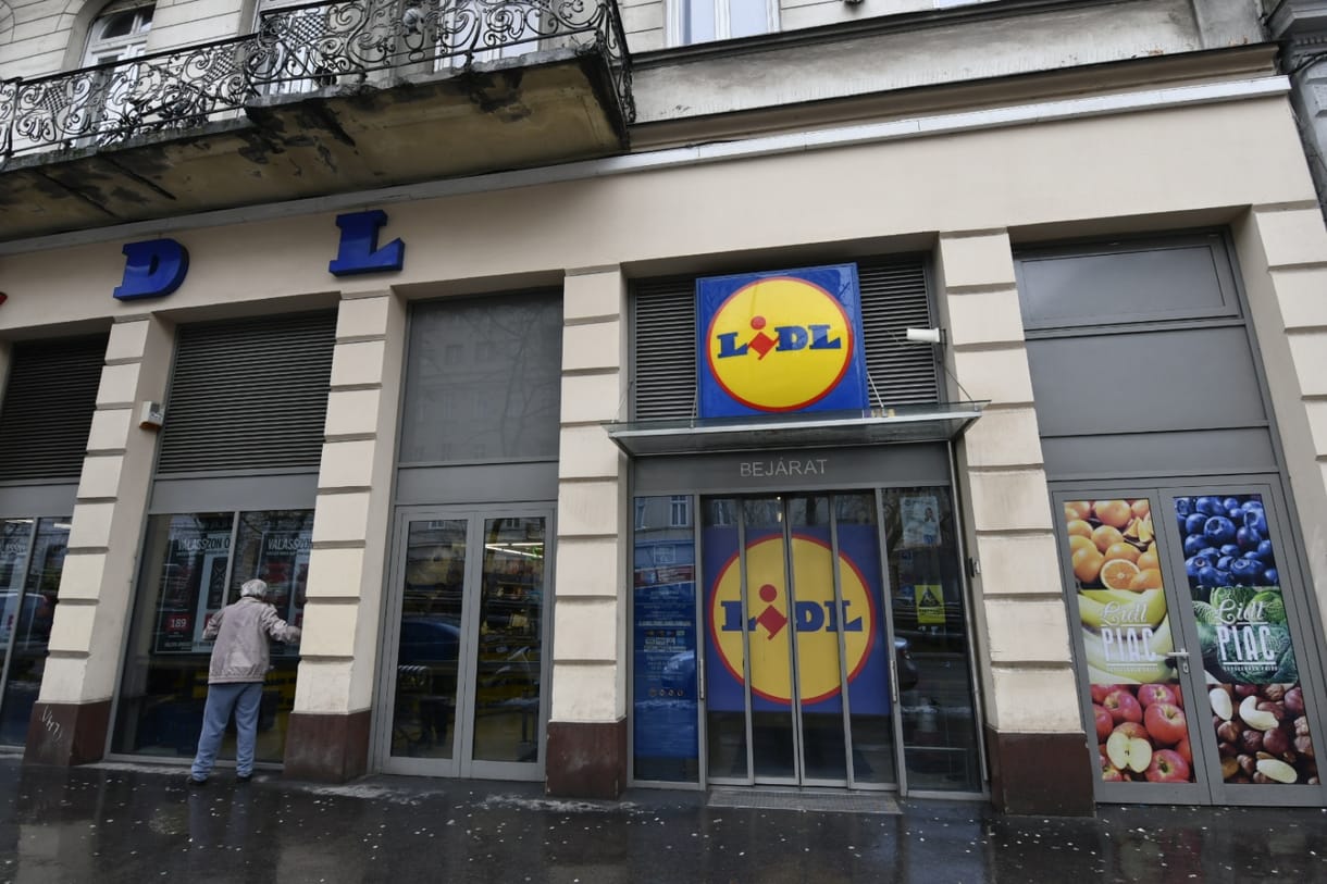 Mától megszüntet két fizetési módot a Lidl