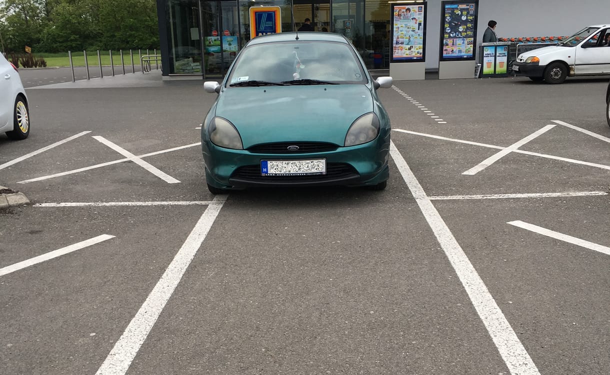 Minden magyar parkolónak megvan a maga zsenije? – fotó
