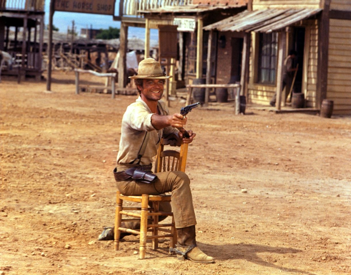 Terence Hill is üzent a magyar válogatottnak