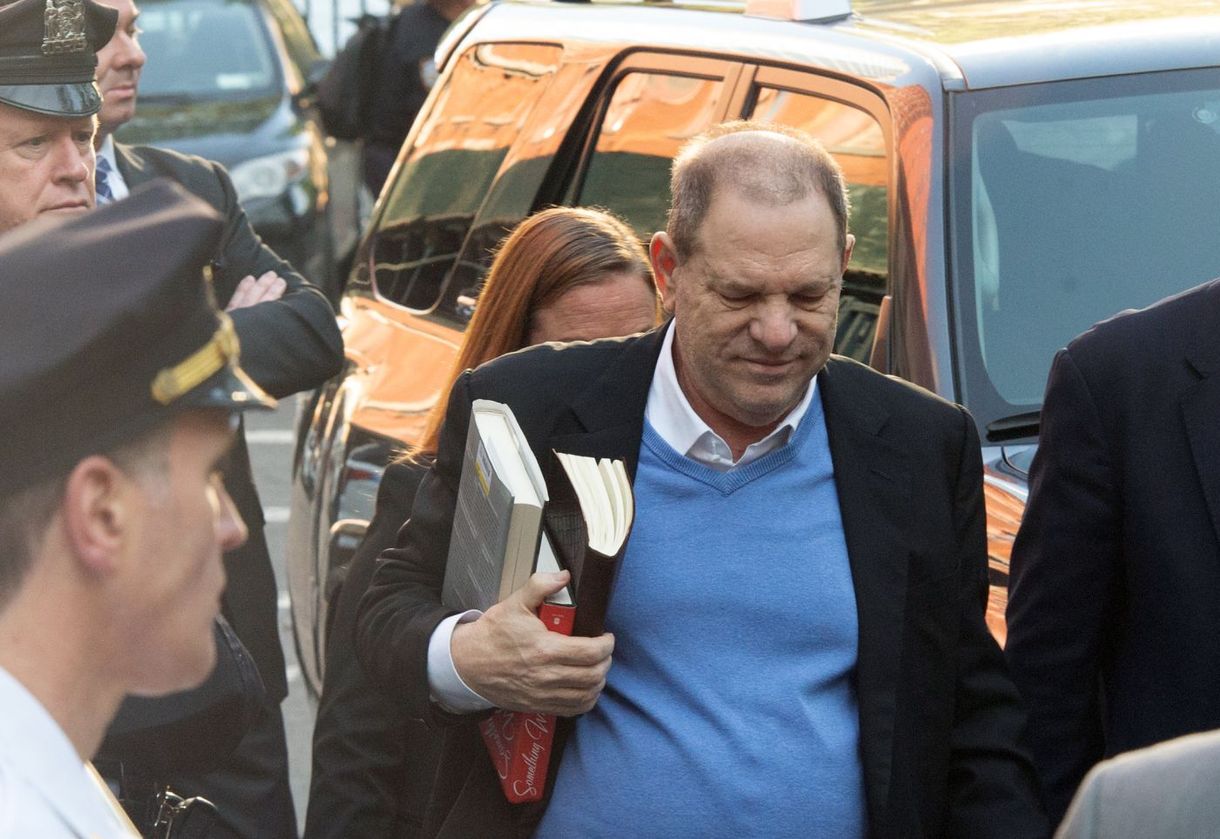 A zaklatással vádolt Harvey Weinstein már a bíróságon
