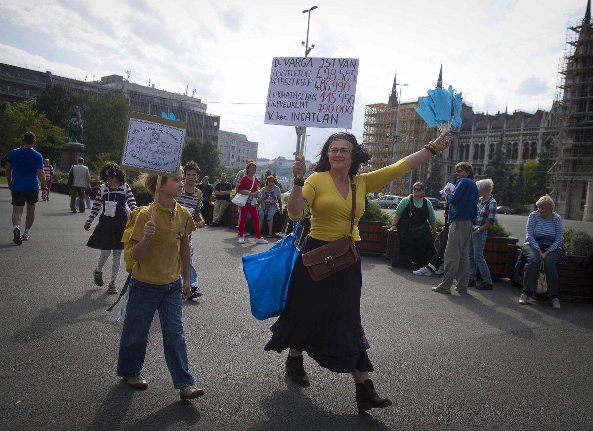 Kuncze kispadra kerül, a Nők Lázadása egyelőre kimarad a tárgyalásból