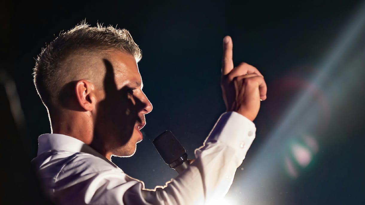 A Fidesz törvényét kihasználva lendíthet Magyar a hangfelvételes nyomozáson és újabb feljelentéseket is tesz