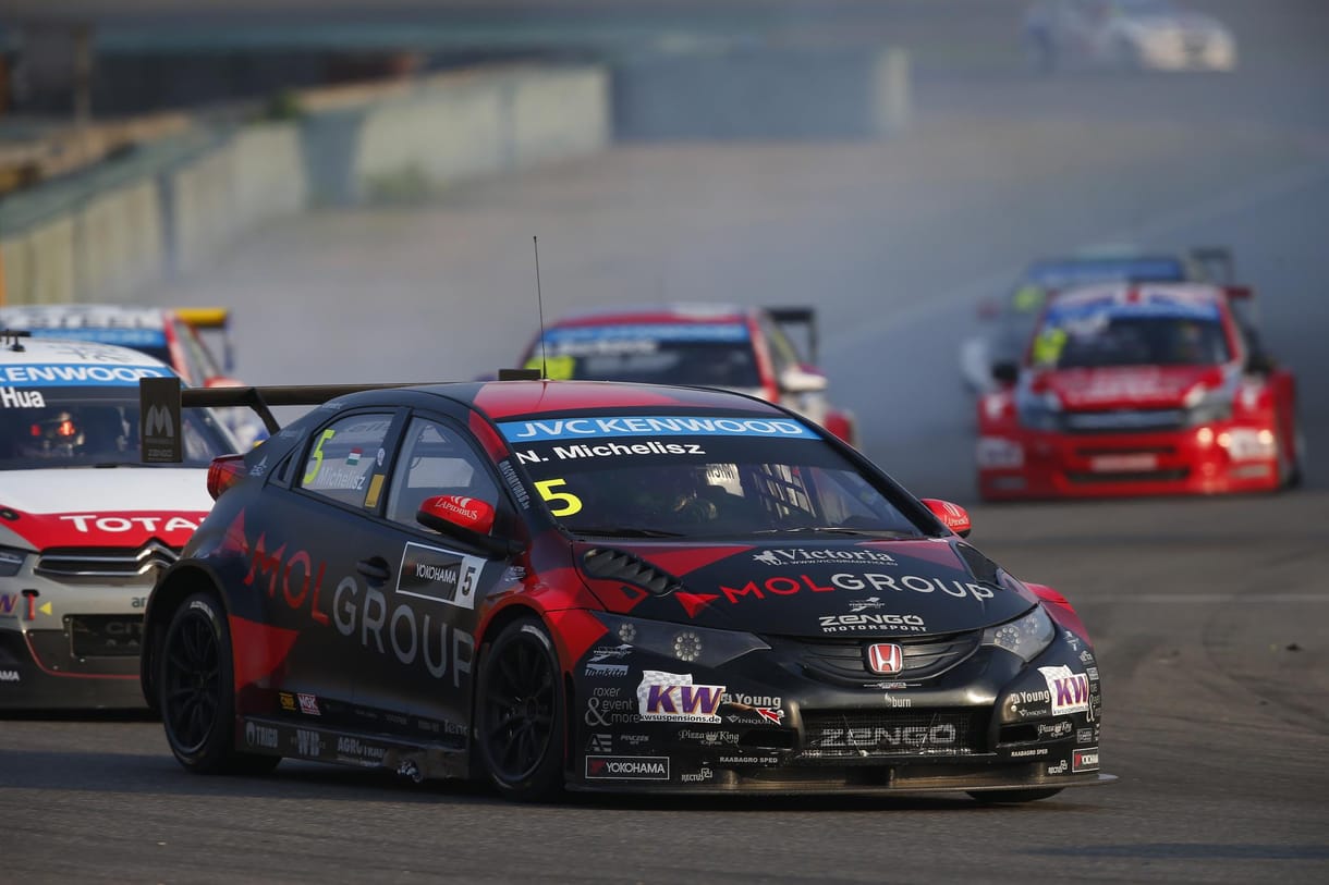 Michelisz dobogós eredményre pályázik Suzukában