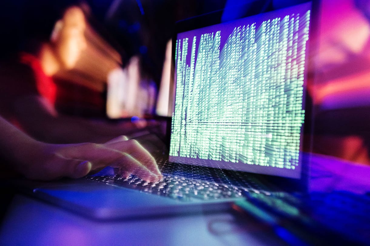 A legjobb hackereket keresi a Nemzeti Kibervédelmi Intézet