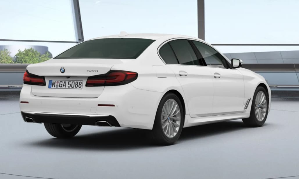 Ki a kicsit nem becsüli: 1,6 literes motort is szerel a BMW az 520i-be
