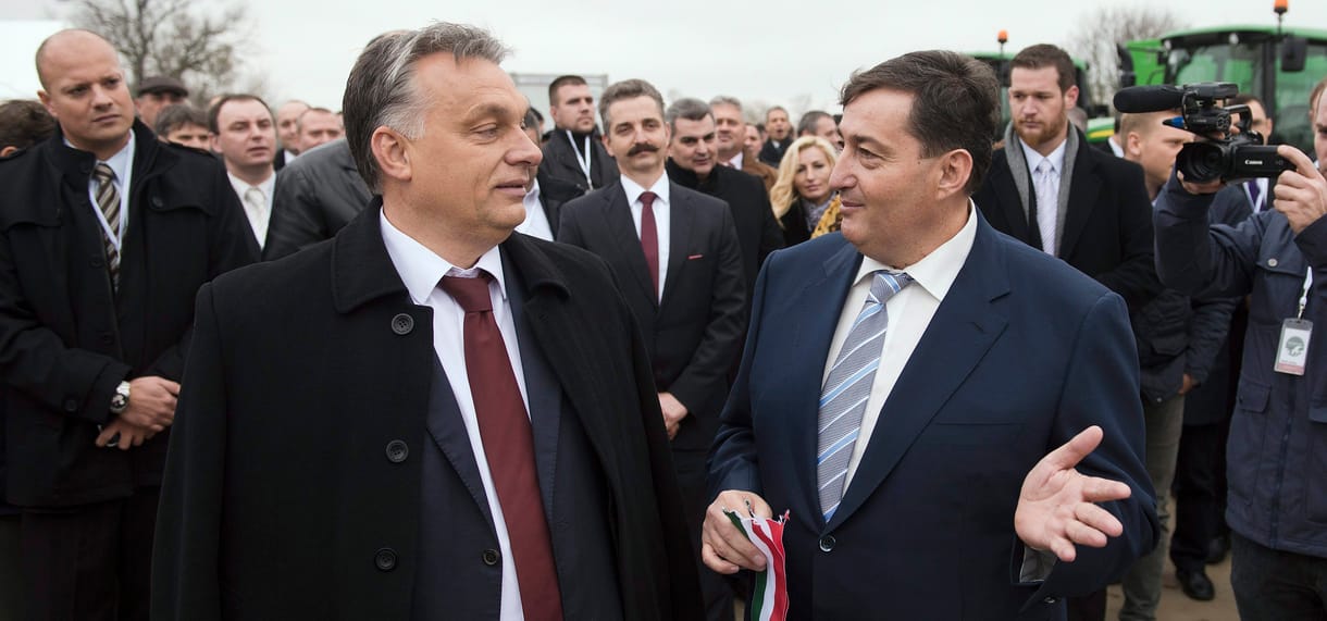 Sajátos magyar út, avagy a korrupció hungarikumja – a Transparency magyarországi igazgatója a Fülkében