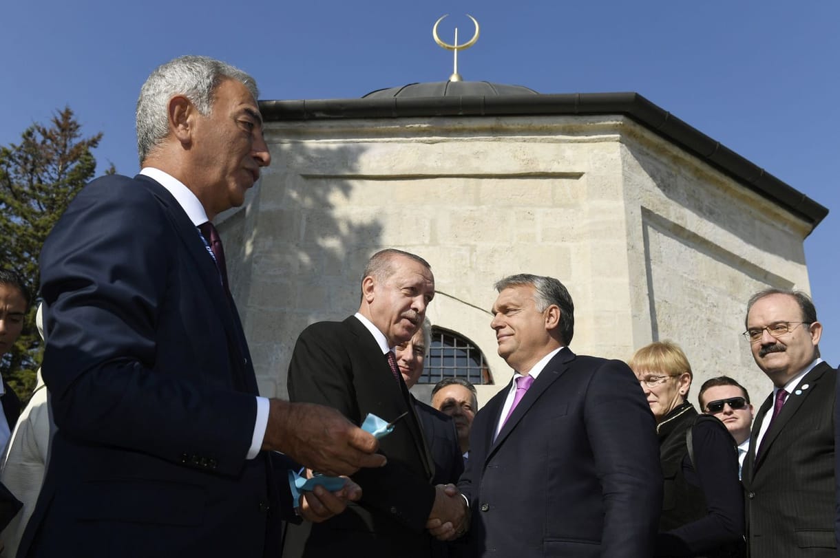 Gül Babát méltatta Orbán és Erdogan a türbeavatáson