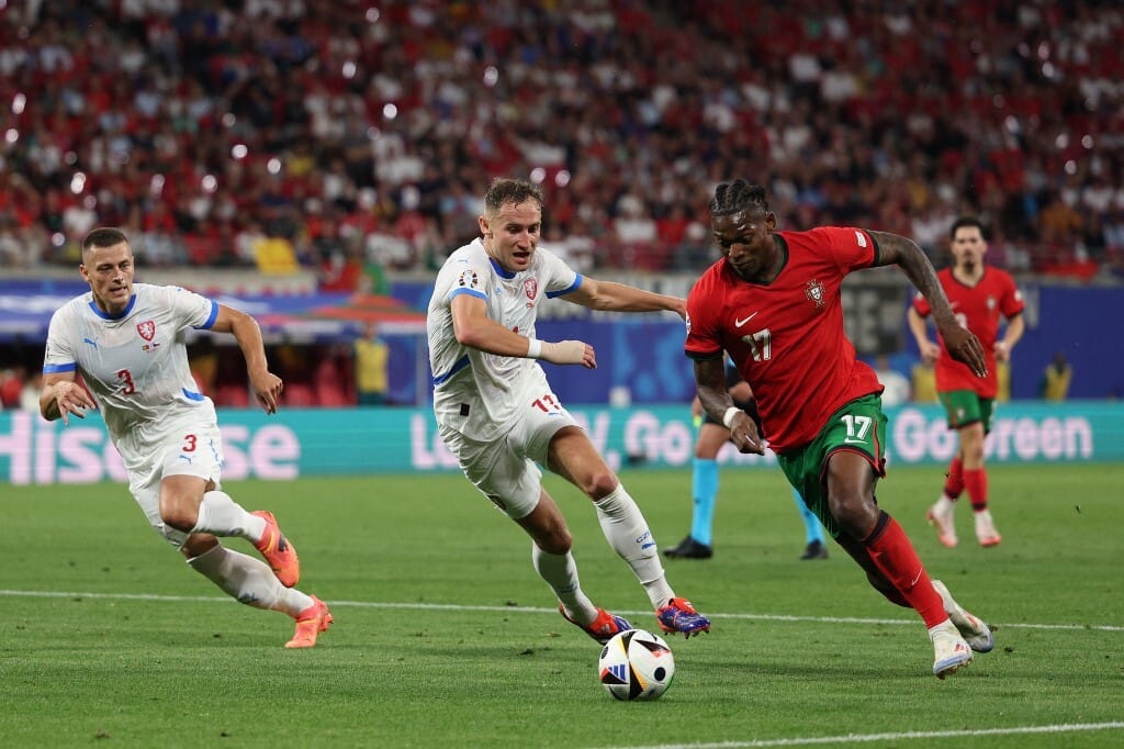 Portugália fordított Csehország ellen, 2–1-re nyertek