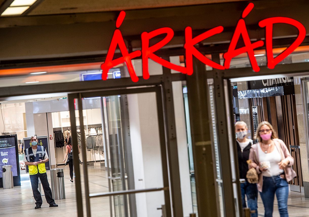 Több bevásárlóközpontban is bombariadó volt ma