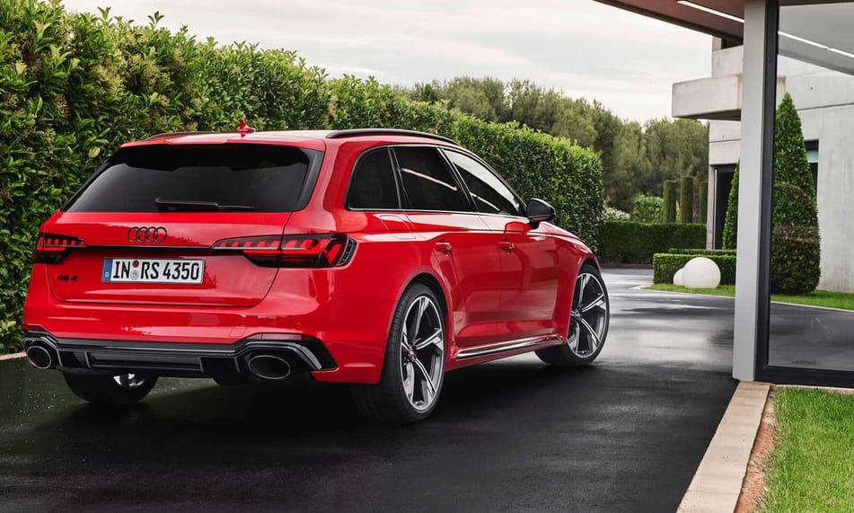 450 lóerős sportkombiként érkezett meg az új Audi RS4