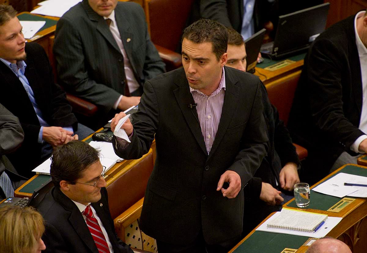 Jobbik: csak az államadósság újratárgyalása segíthet