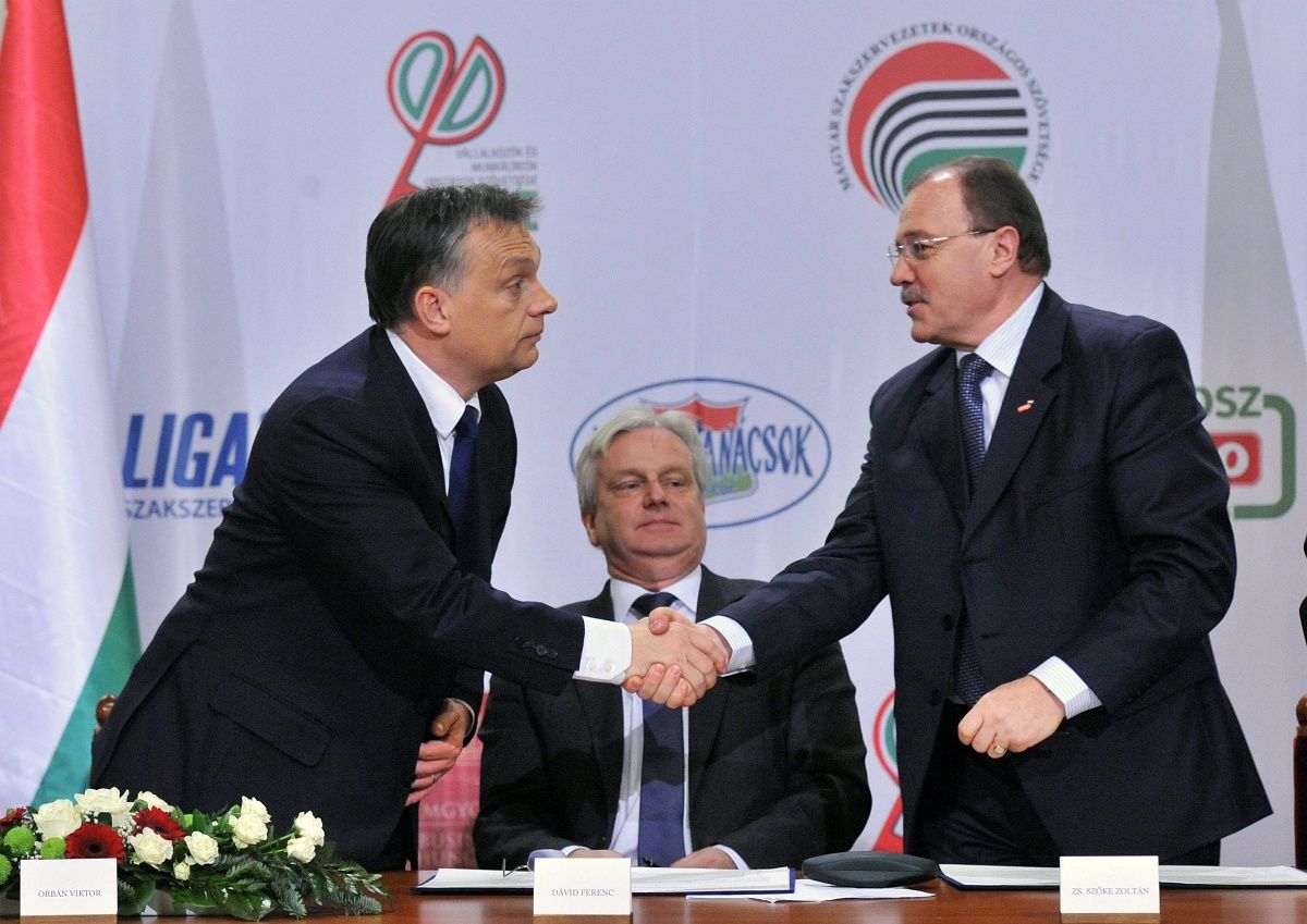 Orbán: 2013 jól fog kezdődni, nő a minimálbér