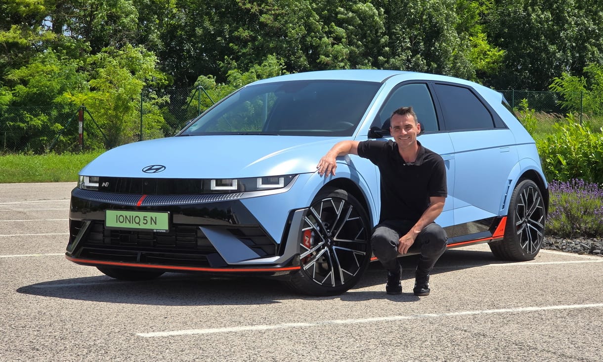 A legőrültebb villanyautó: Michelisz Norbival hajtottuk meg a morgó, durrogó Hyundai Ioniq 5 N-t