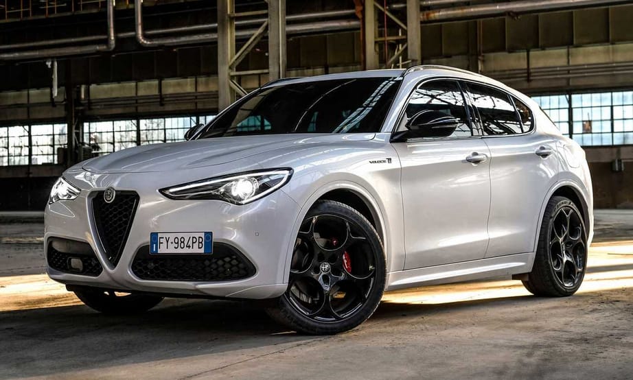 Izgalmas divatterepjáró: itt az Alfa Romeo Stelvio Veloce Ti
