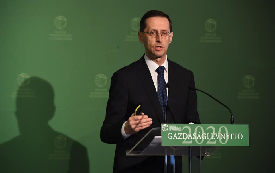 Videóban buzdít a pénzügyminiszter: ne használjunk készpénzt