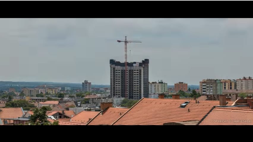 Ez az egyik legszuperebb videó a pécsi magasház bontásáról