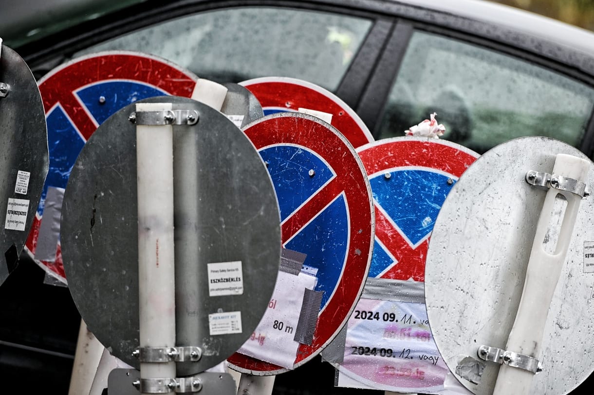 Több főutat már lezártak az árvíz miatt, de további korlátozások várhatók