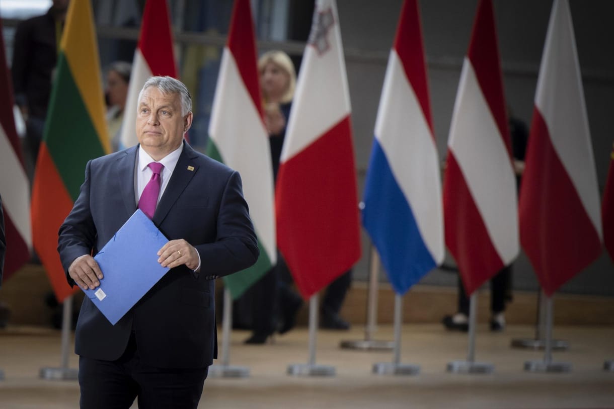 Politico-elemzés: Ha az EU inkább szembeszállna Orbánnal, lehet, hogy elkésett 