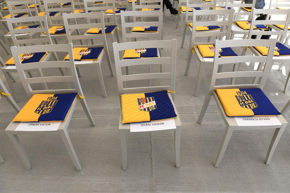 Egy napot élt Mangalaci, a DAC új kabalája