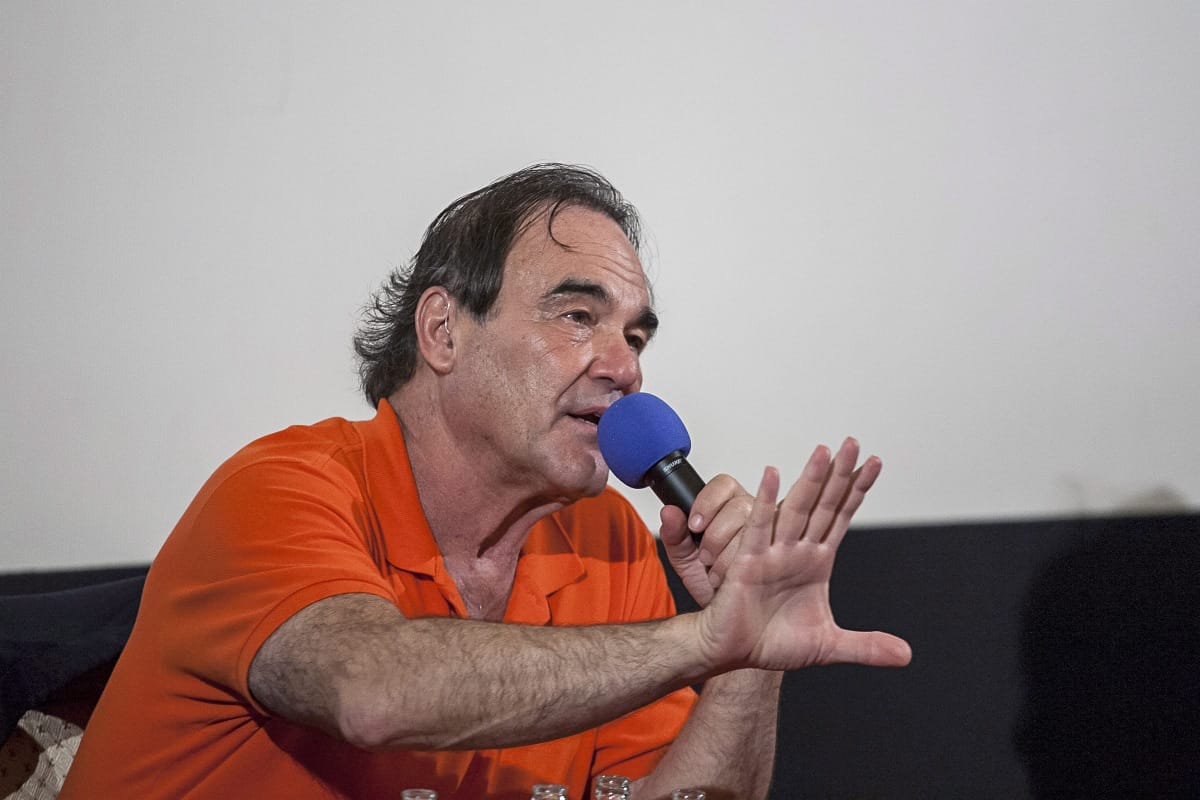 Terelt, néhány titkot mégis kiadott Oliver Stone Budapesten