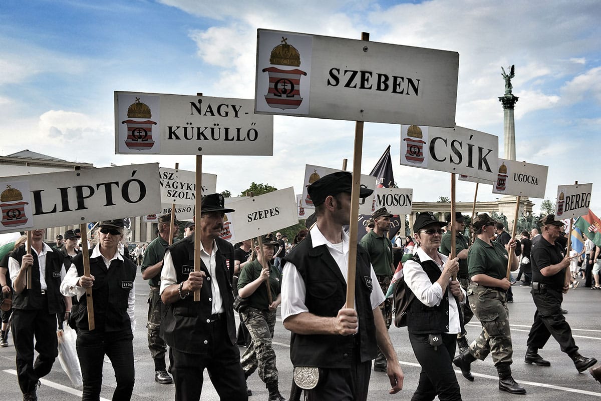 Már a Jobbik is kérdőívet postáz a választóknak