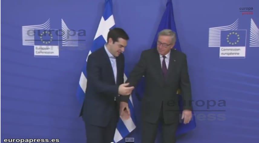 Még egy miniszterelnököt magával húzott Juncker, de már gyengéden
