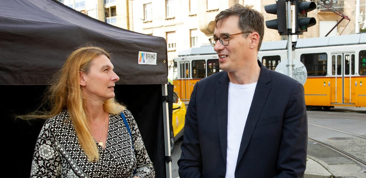 Lerobbanó buszokkal, célzott útfelújításokkal és elsötétülő stadionnal bírná jobb belátásra a „tolvaj” kormányt Baranyi Krisztina
