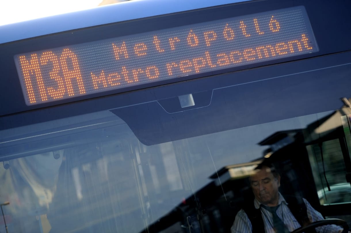 Elgázolt egy embert a 3-as metró