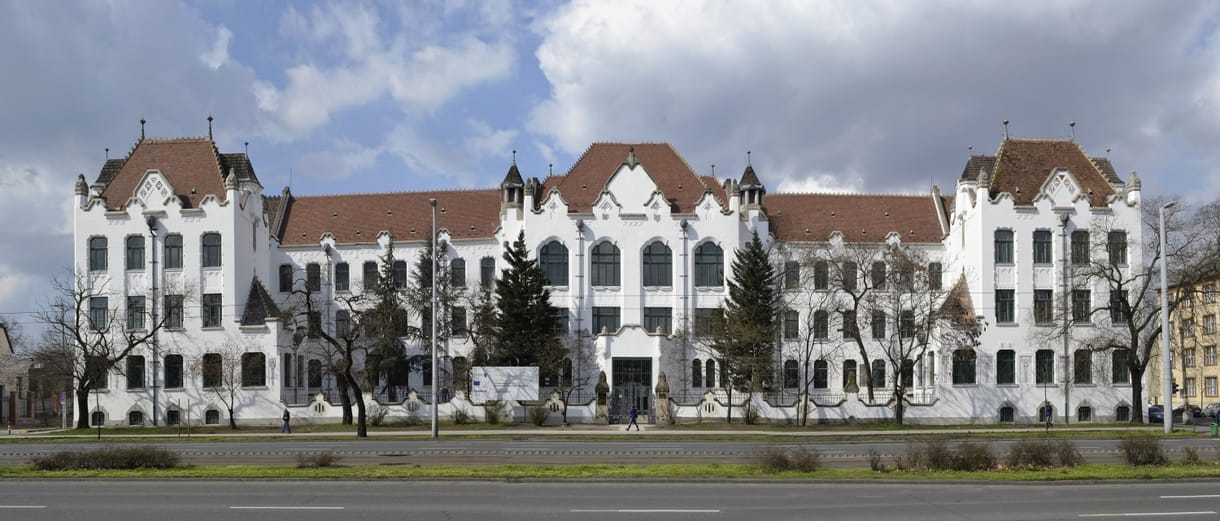 Főépületéből is kiteszik a Természettudományi Múzeum szűrét