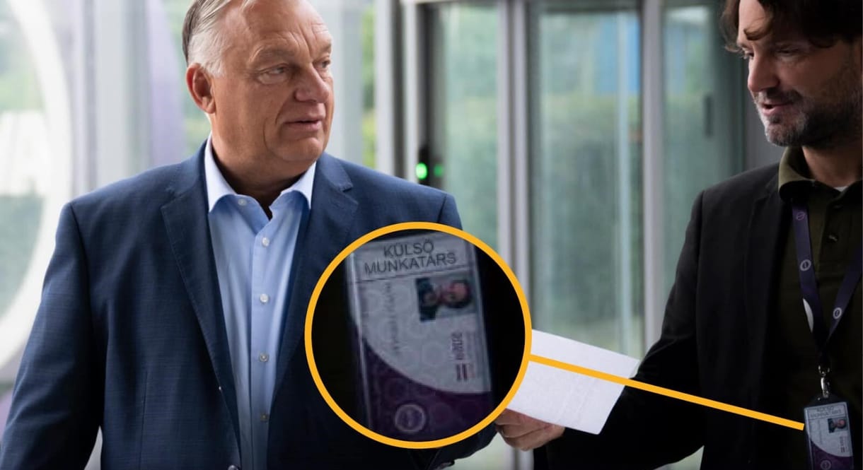 „A belépést teszi gördülékenyebbé” – kiderült, miért fityeg Orbán sajtósának nyakában MTVA-s belépőkártya „KÜLSŐ MUNKATÁRS” felirattal