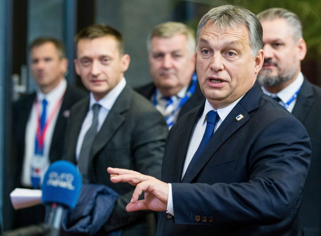 Kültelki trükkel vádolja Orbán Brüsszelt