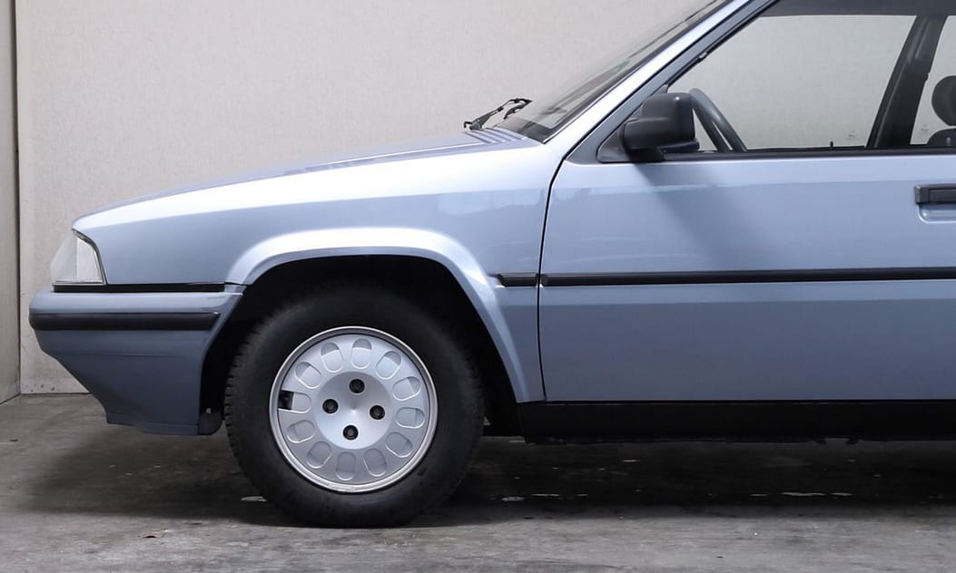 80-as évek családi álomkombija: felbukkant egy keveset futott puttonyos Citroën BX